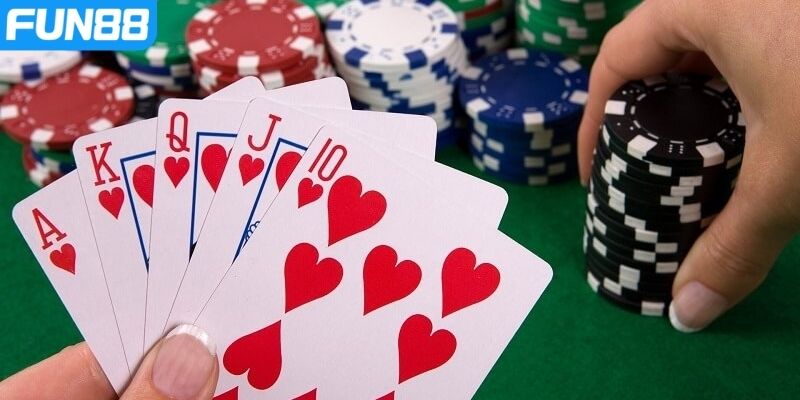 Nên giữ lại bài lớn hạ gục đối thủ